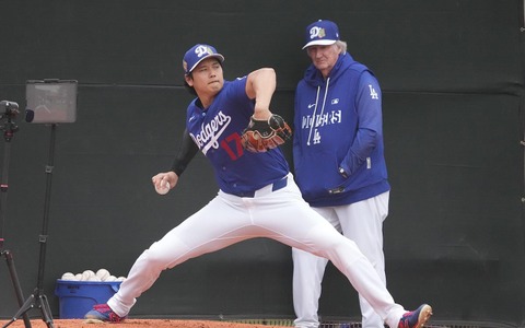 【MLB】「本気でCY賞を狙うなら……」大谷翔平の今季初登板は開幕3戦目か　「スキーンズと同等のペースが必要」と米メディア 画像