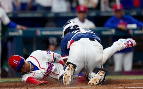 【WBC2026】打つだけじゃない……ゲレーロJr.とソトが「神ヘッスラ連発」　ドミニカ共和国が韓国を衝撃の“コールド撃破” 画像