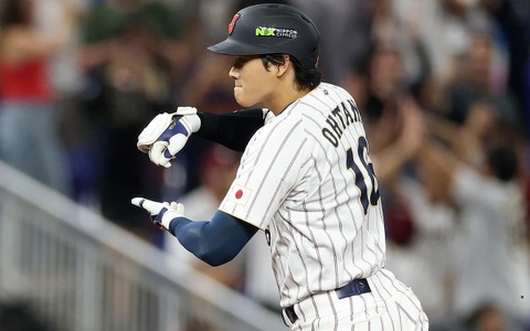 【WBC2026】大谷翔平、申告敬遠後に見せた“ほっこりシーン”に注目　MLB公式がベネズエラ代表との交流に熱視線「冗談を言い合う」 画像