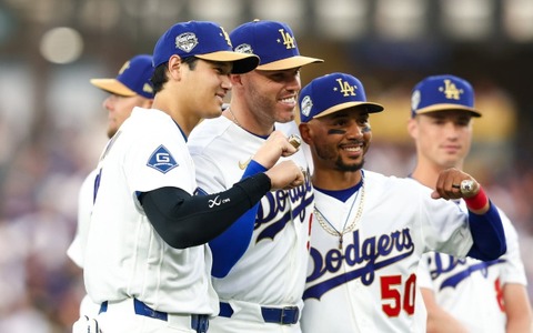 【MLB】ドジャース連覇の証、超豪華チャンピオンリングの詳細が判明　「ダイヤモンド318個」「サファイア95個」が輝くゴージャス仕様 画像