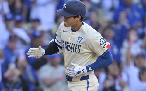 【MLB】大谷翔平、ド軍史に名を刻む活躍で「レジェンドを次々に追い抜く」　先頭打者弾＆45試合連続出塁を公式称賛 画像