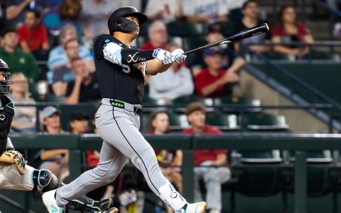 【MLB】村上宗隆、圧巻の4試合連続9号に公式記者も感嘆「オオタニを3本上回る」　182キロ弾でジャッジに並ぶ驚愕ペース 画像