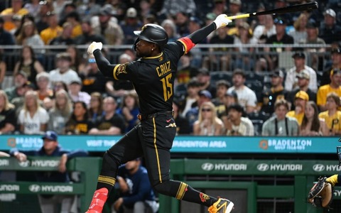 【MLB】とんでもない超確率、メジャー屈指の“怪力男”クルーズの188キロ弾が「右翼ポールの頂点に着弾」　実況席も驚愕の一発 画像