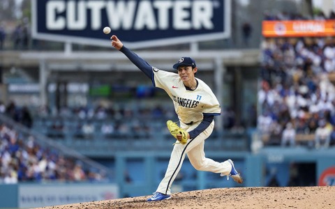 【MLB】佐々木朗希、鈴木誠也らに3被弾も初勝利なるか　6回途中5K4失点の粘投、満塁ピンチもドライヤーら好救援 画像