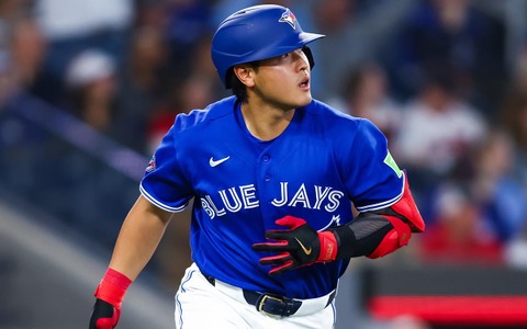 【MLB】殊勲の岡本和真を襲ったゲレーロJr.らの“手荒い祝福”　日本人ルーキーの愛され力に本拠地大歓声「I love Blue Jays！」 画像