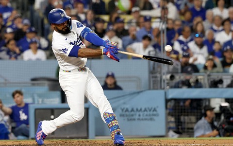 【MLB】ロバーツ采配ズバリ、DHに入ったテオスカーが適時打含む複数安打……伏兵エスピナル先制ソロ、ベッツもILから復帰後初アーチ 画像