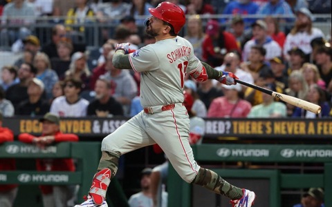【MLB】“8戦9発”シュワーバーが止まらない、2打席連発で早くも「20号アーチ」　年間72本塁打ペースで量産 画像