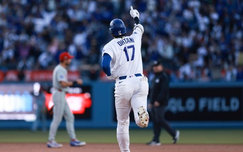 【MLB】「ちょっとバットの先だった」大谷翔平、2戦連発10号アーチ含む猛打賞でドジャース6連勝　自身の打撃に「あとは打球角度」 画像