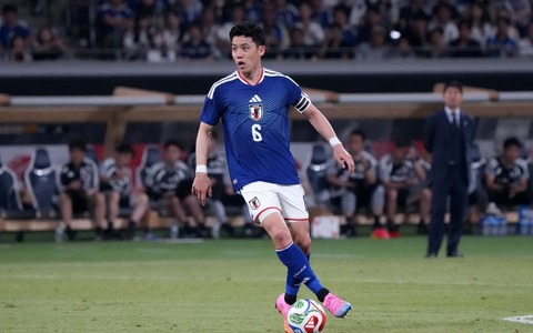 遠藤航が離脱した日本代表、ボランチではなくFWを追加招集　米メディア「驚きは守田英正を選ばなかったこと」と伝える 画像