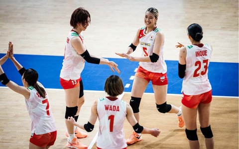 バレー女子日本代表、圧巻のチェコ撃破に公式称賛「完璧な記録は継続中」　最多21得点の佐藤淑乃は「オールラウンドな活躍」【VNL2026】 画像