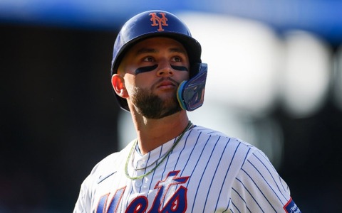 【MLB】ビシェットが古巣凱旋で涙……親友ゲレーロJr.の催促で照れ笑い「ヘルメットとりなよ」　ブルージェイズファン総立ちで拍手 画像