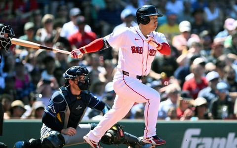 【MLB】「月間打率.385」吉田正尚も1試合3安打で貢献、レッドソックス11連勝でメジャー史上初の快進撃　2ケタ借金から“無敗の5割復帰” 画像
