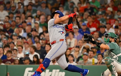【MLB】“大谷翔平超え”を果たした岡本和真、ブ軍監督が称賛「大偉業だよ、本当に才能に溢れている」　日本選手1年目の最多本塁打を更新 画像