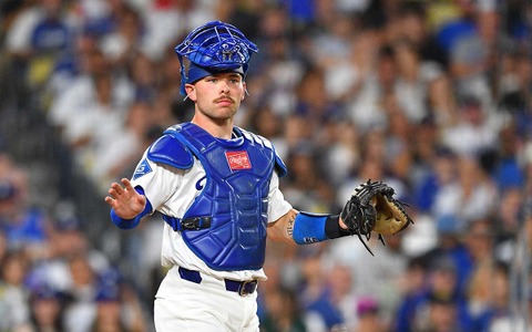 【MLB】ラッシングは重傷だった……「右肘靱帯の部分断裂」で今季捕手復帰は絶望的か　スミスも目途立たず、ドジャース最大の試練 画像