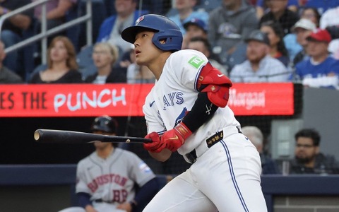 【MLB】岡本和真、左ひざ打撲で2戦連続欠場も……指揮官は明日のスタメン復帰に前向き「出場できると期待している」 画像