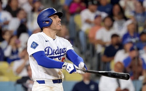 【MLB】前日ベンチに転落したフリーマン、痛みが残る中で強行出場　「本人からメールが届いて……」ロバーツ監督が明かした舞台裏 画像