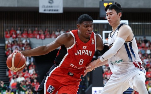 八村塁、サウジ戦で圧巻のパフォーマンス　「なぜNBAで頼れる存在なのか分かる」「完璧なシュートを披露」称賛の声続々【カタールW杯】 画像