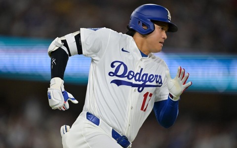 【MLB】大谷翔平、連夜の死球でキャリア最多更新も……今季11個目の盗塁でチャンスメーク　左ひざの回復アピール 画像
