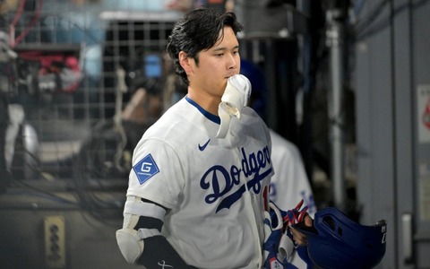 【MLB】スタメンから外れた大谷翔平、新たに首の不調が明らかに……指揮官「可能性は低いが、ないわけではない」とIL入りに言及 画像