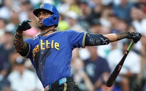 【MLB】イチローの愛弟子フリオ、メジャー史上初デビューから5年連続「20本塁打、20盗塁」　ウィットJr.が16本塁打で追走 画像