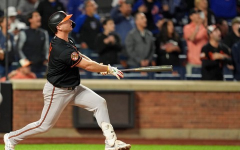 【MLB】アロンゾが古巣メッツ戦でメジャー通算300号達成「もっとも信じられないバットトス」　千賀滉大の決め球フォークを完全攻略 画像