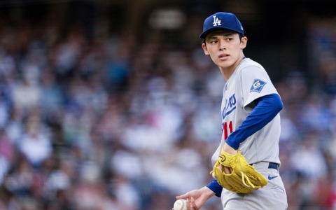 【MLB】ライブBPに登板した佐々木朗希、復帰後は先発か抑えか……スネルの緊急降板で不透明に　ロバーツ監督の決断に注目集まる 画像