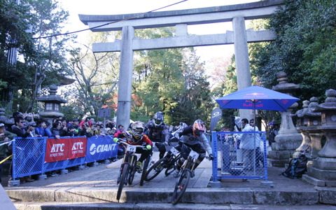 井手川直樹がレッドブル・ホーリーライドを制す　京都・石清水八幡宮を爆走 画像
