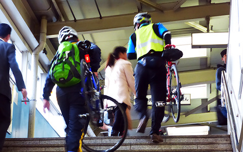自転車のままモノレールへ、千葉で実証実験 画像