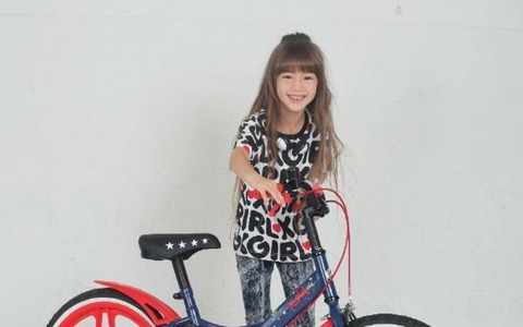 ファッションブランドとコラボした幼児用自転車 画像