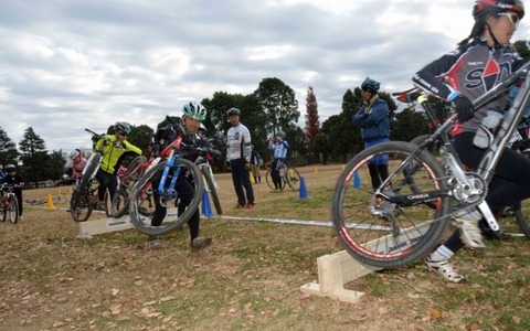 小学生や中学生が担いで走る「TCF シクロクロス大会」が参加者募集 画像