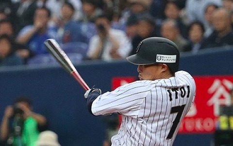 【プロ野球】今季首位打者のオリ糸井、1億円増で契約更改 画像