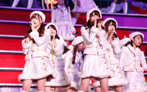 乃木坂46、サンタコスプレでクリスマスライブ開催！ 画像