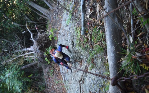【小さな山旅】鎖場を登るのがとにかく楽しい、クサリバーズ・ハイ…湯沢挟・篭岩（２） 画像