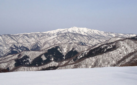 スノーボードのウェブマガジン「SNOWSTEEZ」、4月以降も滑走可能なスキー場情報配信 画像