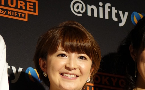 矢口真里、報道陣に「もう怖くないです！」と自信の笑顔 画像