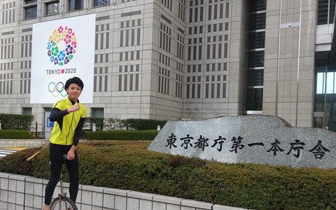 【東京マラソン15】一輪車で東京マラソンの見所スポットを走ってみた！…スタート地点 都庁前篇 画像