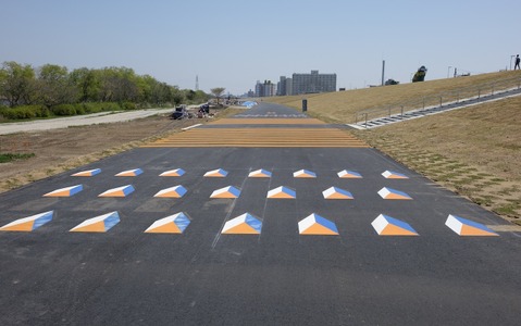 【澤田裕のさいくるくるりん】荒川の減速舗装にみる、自転車規制の混沌 画像