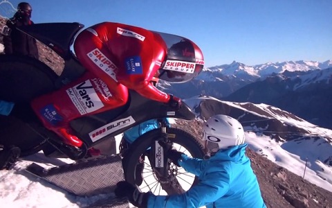 【自転車MTB】223.30km/hの世界新記録！雪山ダウンヒル 画像
