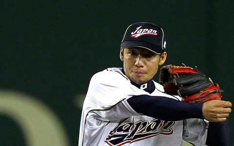 【プロ野球】阪神OBの金本氏、甲子園で始球式！鳥谷と新旧の鉄人対決 画像