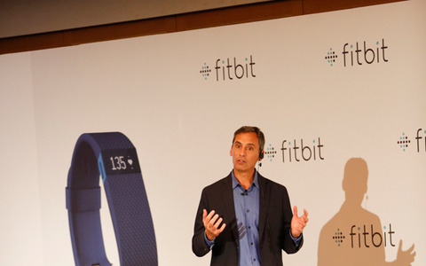 リストバンド型心拍計「Fitbit Charge HR」発売記念発表会実施 画像