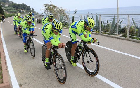 【ジロ・デ・イタリア15】コンタドールがチームTT試走「自転車専用道路だから狭い」 画像