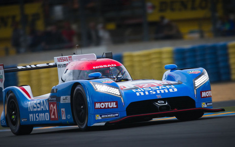 【ルマン24時間 2015】日産 GT-R LM NISMO 21号車がドアが開いてしまうトラブル 画像