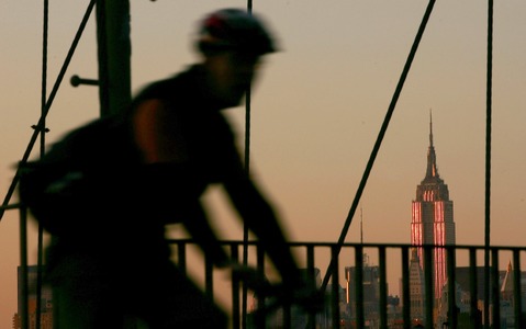 ベテラン技術者が自転車の耐久性試験機開発へ　ニューヨーク 画像