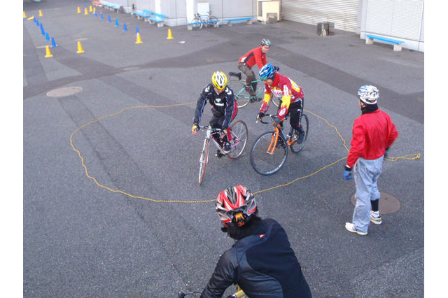 子どもたちが自転車を安全に乗りこなせるための自転車学校は無料で 画像