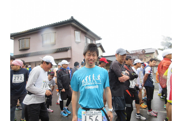 ランニング愛好家が風雨に負けず奮闘…気仙沼大島つばきマラソン 画像