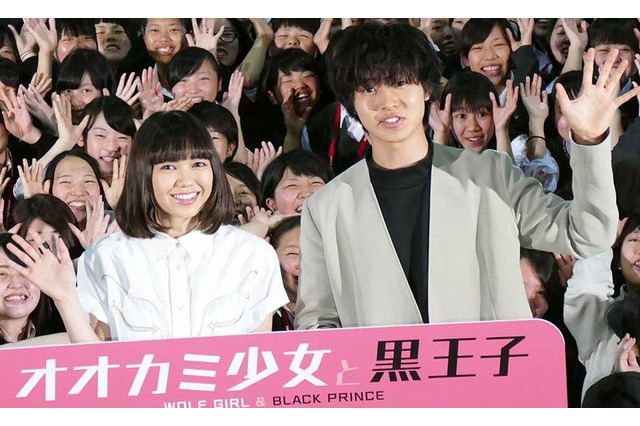 二階堂ふみ、女子高をサプライズ訪問! 女子高生500人が絶叫 画像