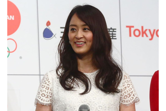 田中理恵、ブルーのアイシャドウに挑戦…ばっちりメイク反響「うっとりだよ～」 画像