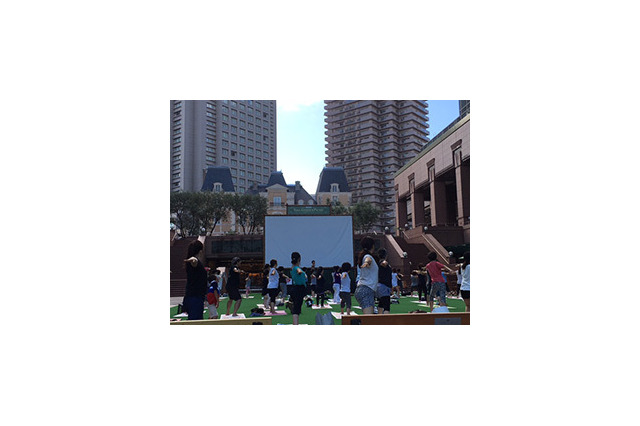 コナミスポーツクラブ、恵比寿ガーデンプレイスで「ピクニックヨガ」開催 画像