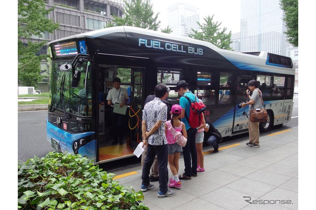 FCバスに乗って親子でカレーを作る…東京都、2020年までに70台導入計画 画像
