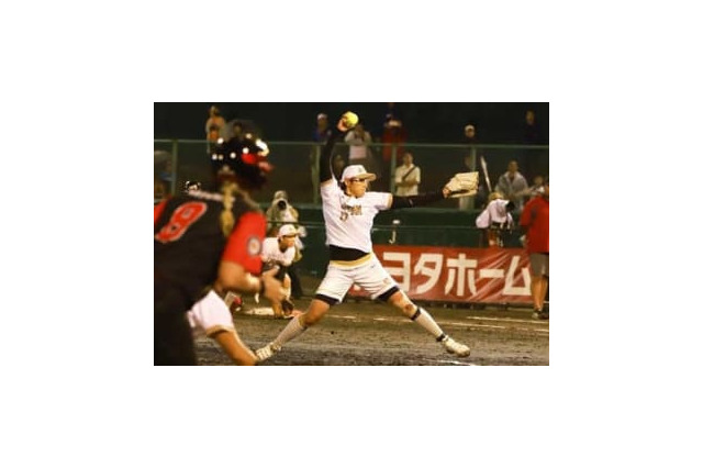 ソフトボール、上野由岐子が世界ランク3位のカナダを完封…日本は6戦全勝で予選B組首位を守る 画像